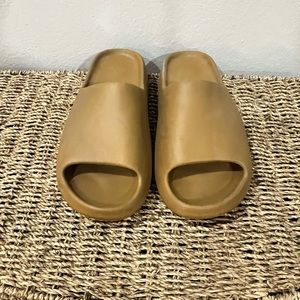 Yeezy Slides